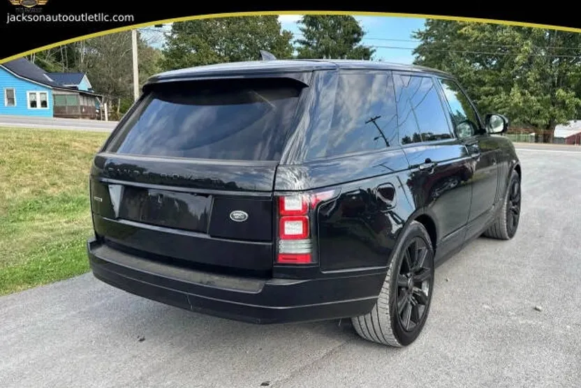 2017 Land Rover Range Rover SuperCharged photo 1