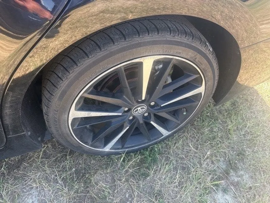 2019 Toyota Camry XSE photo 1
