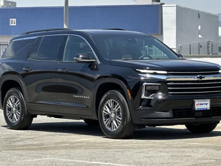 2026 Chevrolet Traverse photo 1