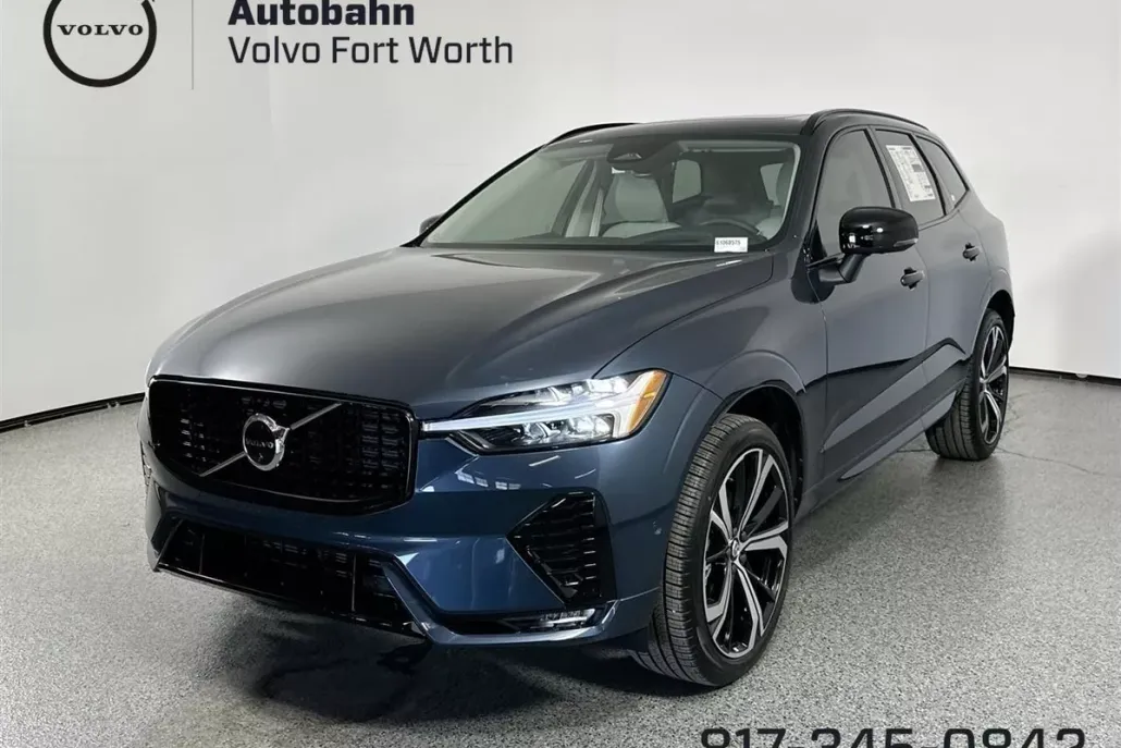 2025 Volvo XC60 B5 photo 1