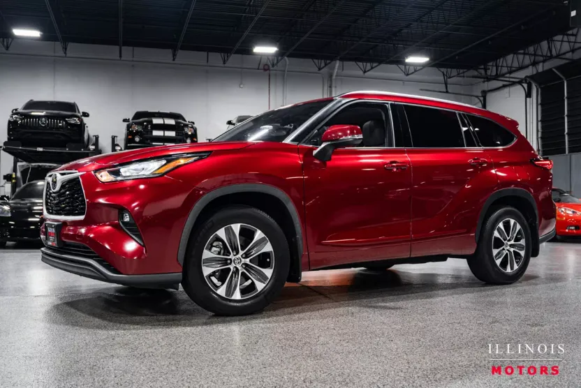 2020 Toyota Highlander XLE photo 1