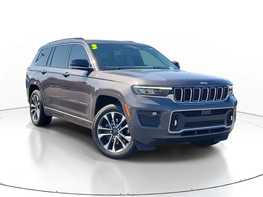 2023 Jeep Grand Cherokee Overland photo 1
