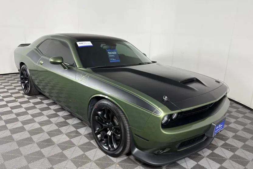 2021 Dodge Challenger R/T photo 1