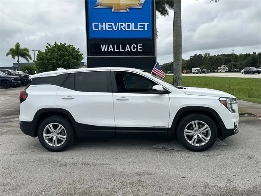 2024 Gmc Terrain SLE photo 1