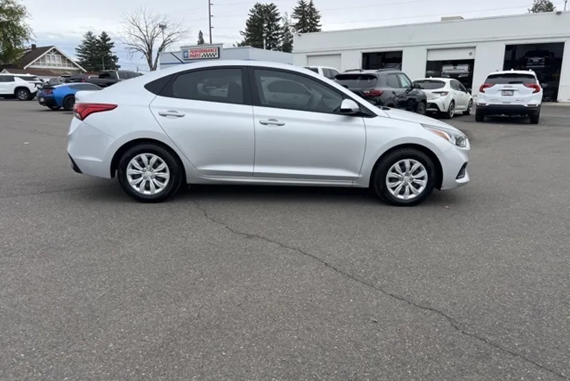 2019 Hyundai Accent SE photo 1