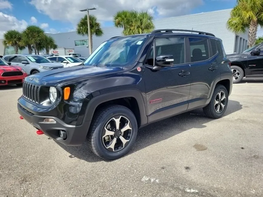 2022 Jeep Renegade Trailhawk photo 1