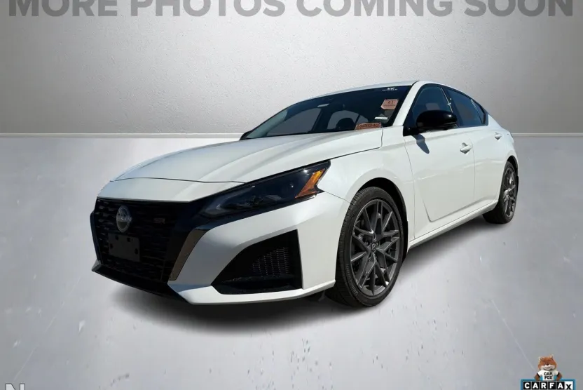 2024 Nissan Altima SR photo 1
