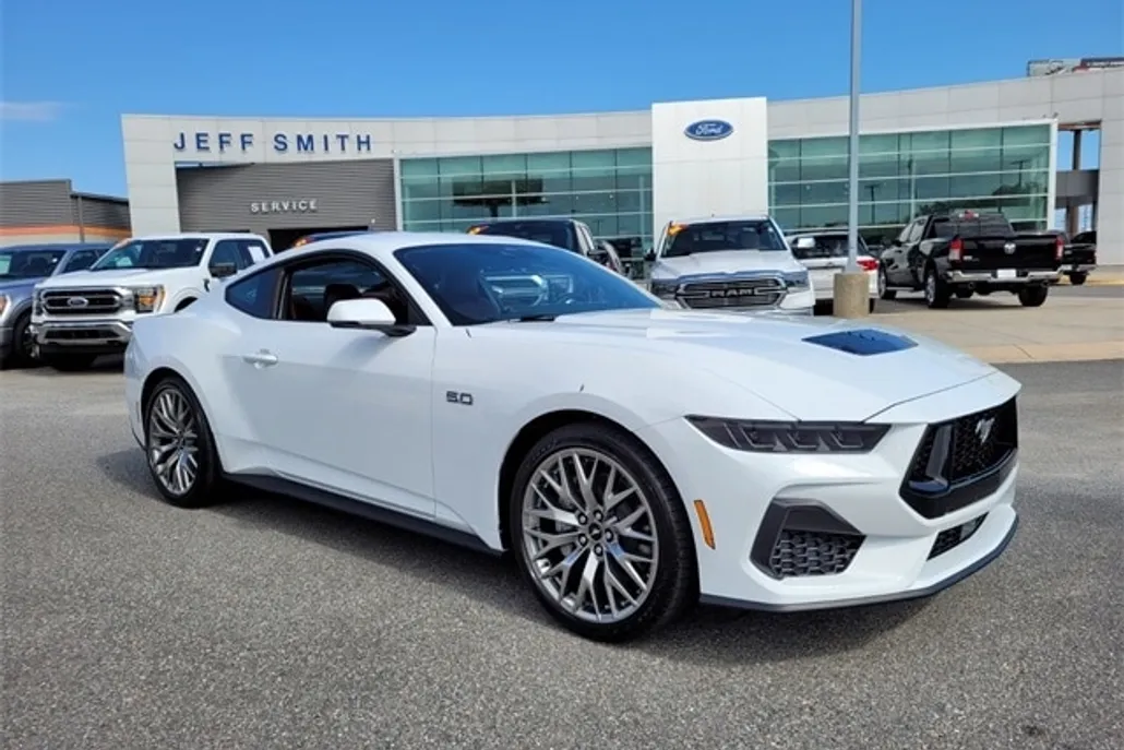2025 Ford Mustang GT photo 1