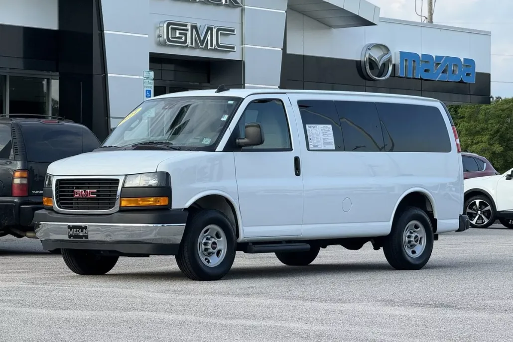 2024 Gmc Savana 2500 LT photo 1