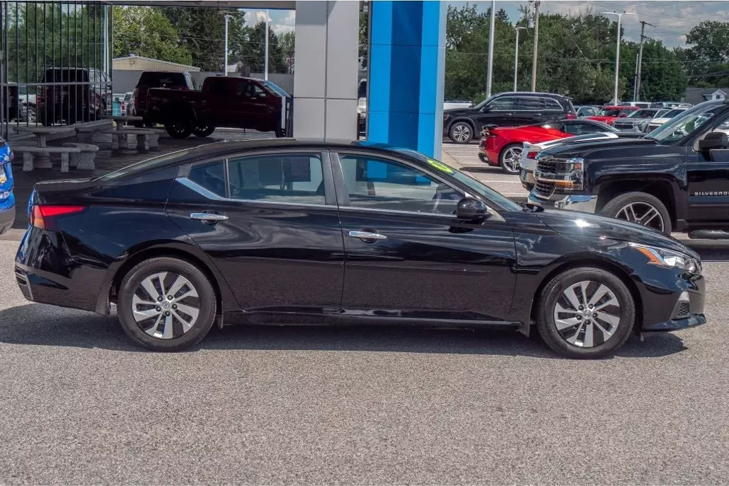 2019 Nissan Altima 2.5 S photo 1