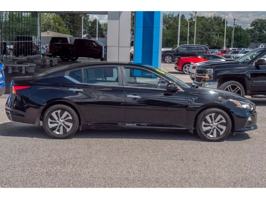 2019 Nissan Altima 2.5 S photo 1