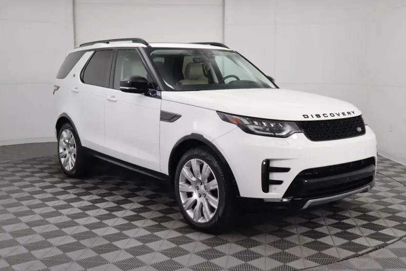 2020 Land Rover Discovery Landmark photo 1