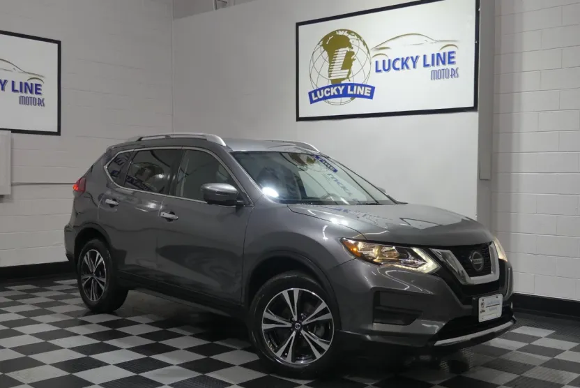 2019 Nissan Rogue SV photo 1