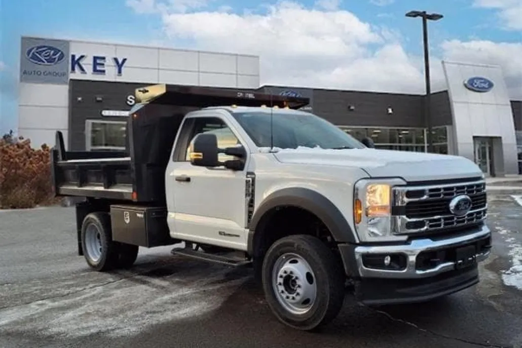 2024 Ford F-550 photo 1