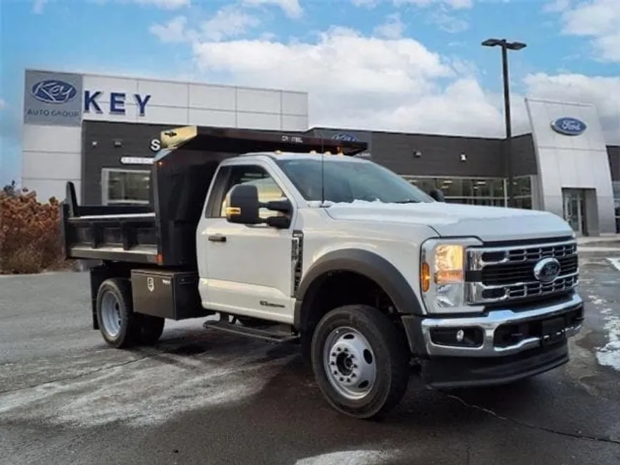 2024 Ford F-550 photo 1