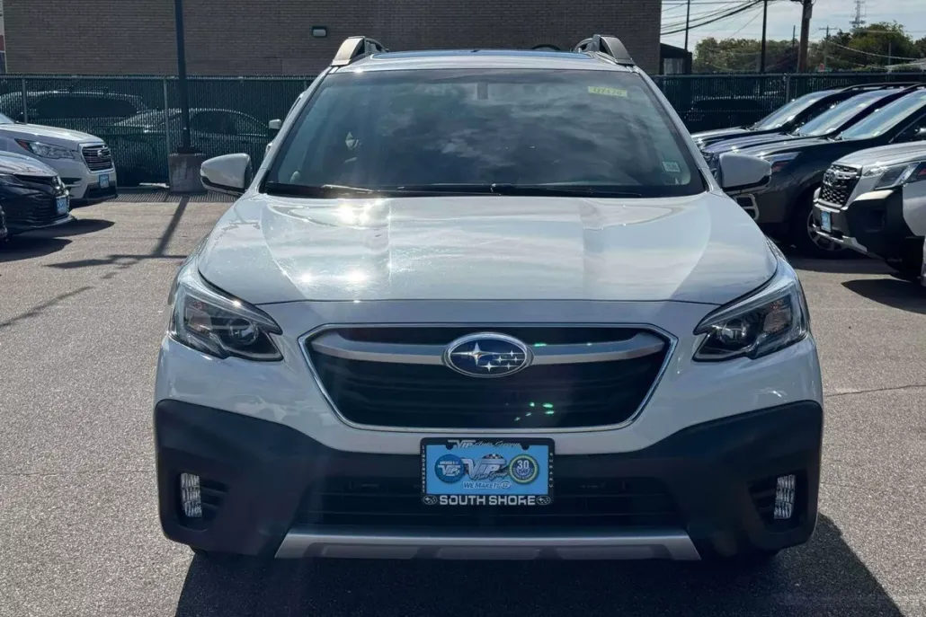 2022 Subaru Outback Limited photo 1