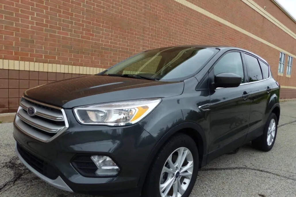 2019 Ford Escape SE photo 1