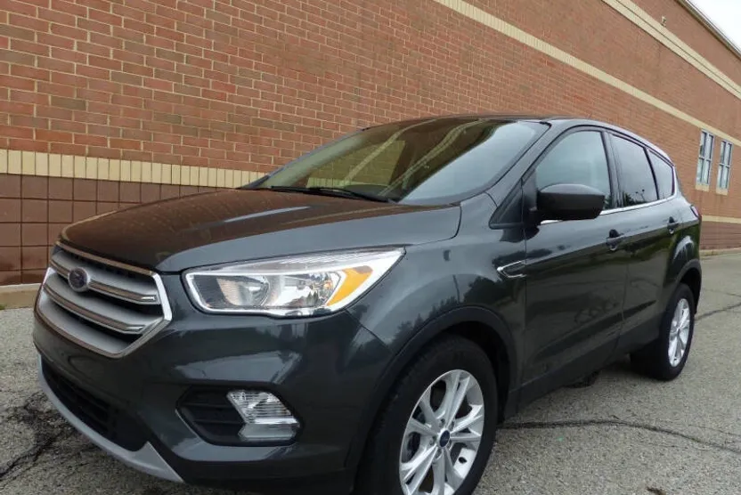 2019 Ford Escape SE photo 1