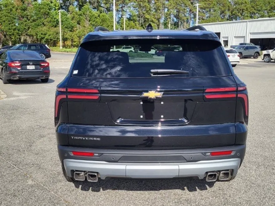 2026 Chevrolet Traverse photo 1