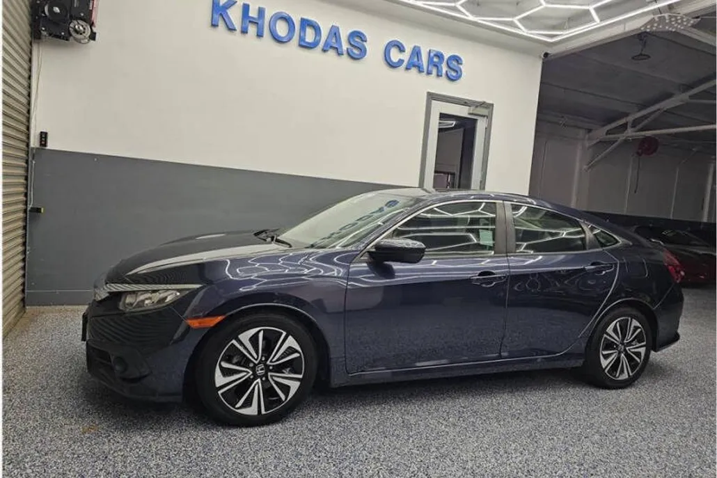2017 Honda Civic EX-T photo 1
