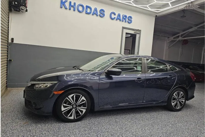 2017 Honda Civic EX-T photo 1