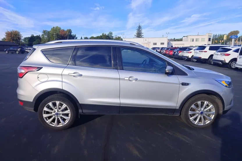 2017 Ford Escape Titanium photo 1