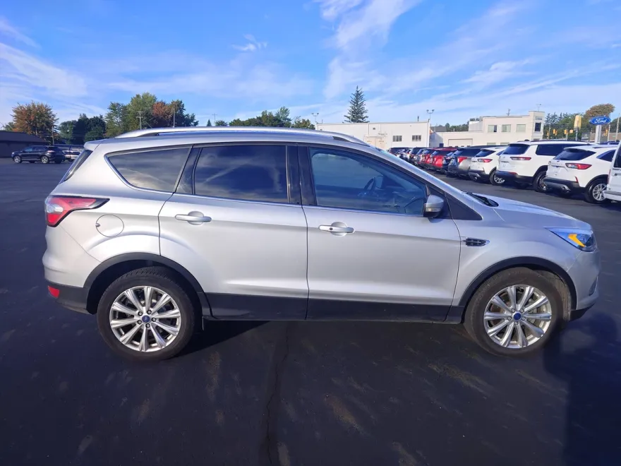 2017 Ford Escape Titanium photo 1