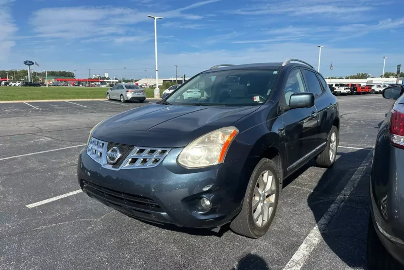2013 Nissan Rogue SL photo 1