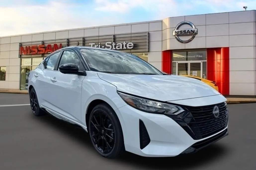 2025 Nissan Sentra SR photo 1