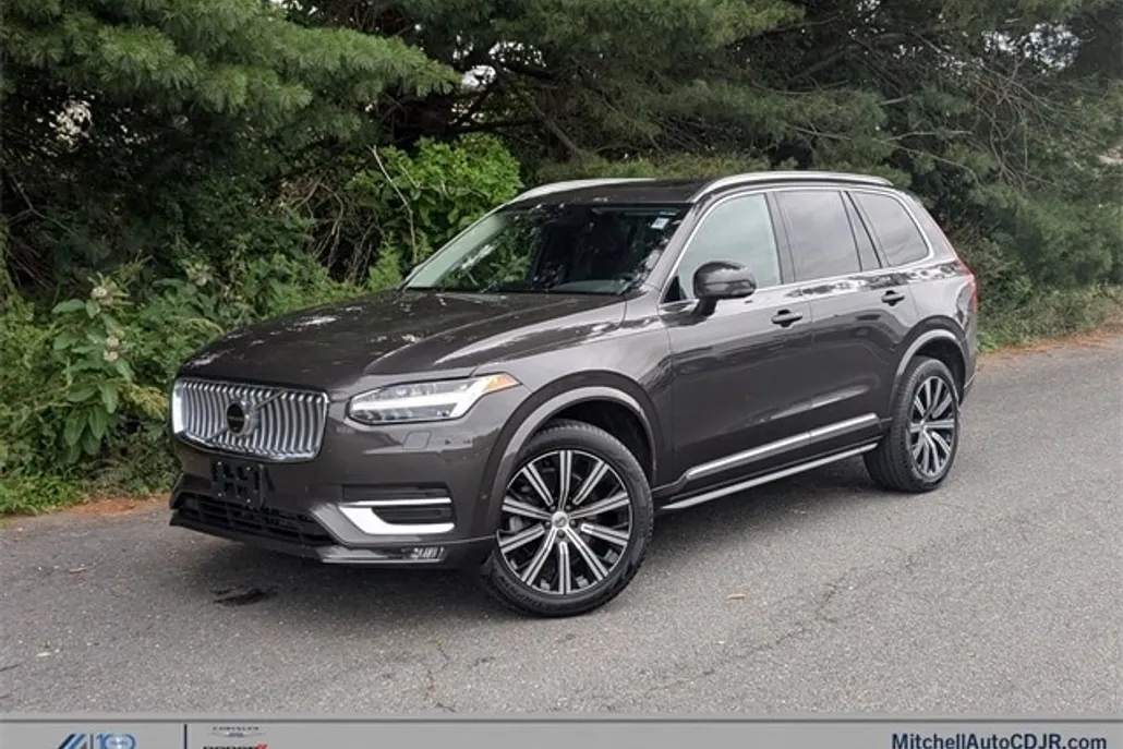 2023 Volvo XC90 Plus photo 1