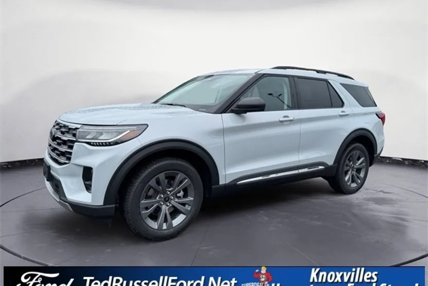 2025 Ford Explorer photo 1