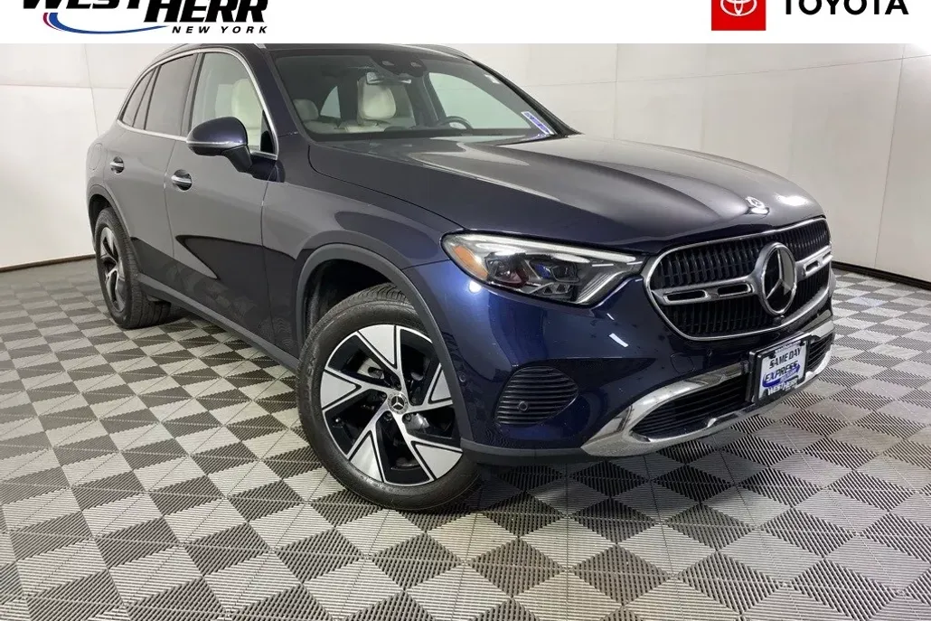 2023 Mercedes Benz GLC 300 4MATIC photo 1