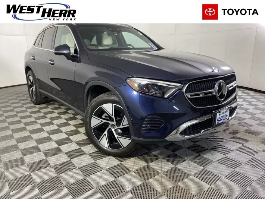2023 Mercedes Benz GLC 300 4MATIC photo 1