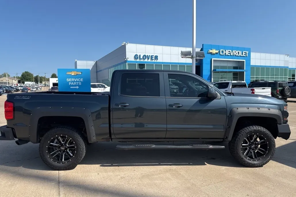 2018 Chevrolet Silverado 1500 LT2 photo 1