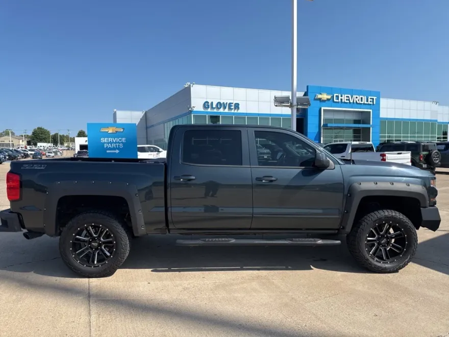 2018 Chevrolet Silverado 1500 LT2 photo 1