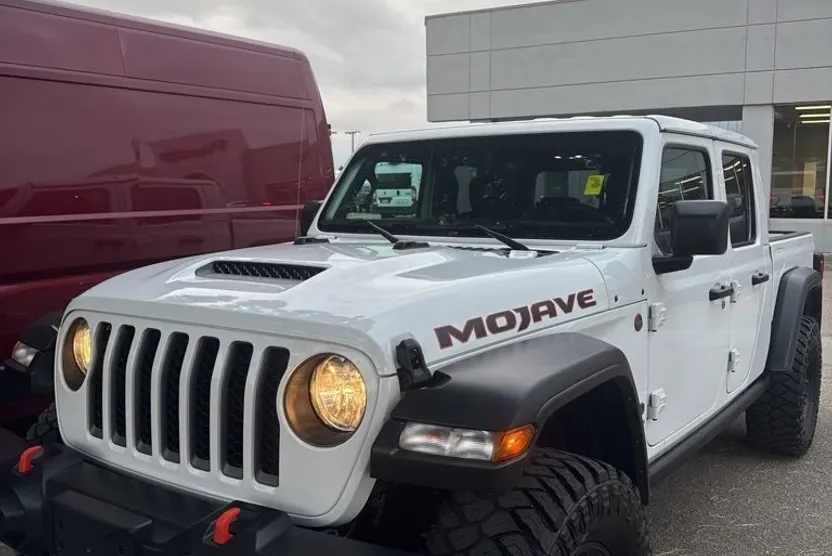 2023 Jeep Gladiator Mojave photo 1