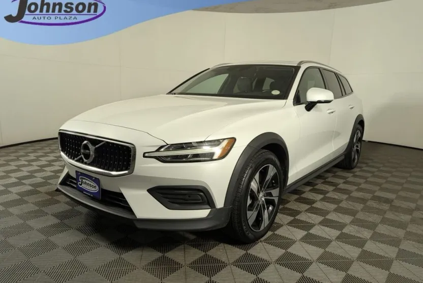 2020 Volvo V60 Cross Country T5 photo 1