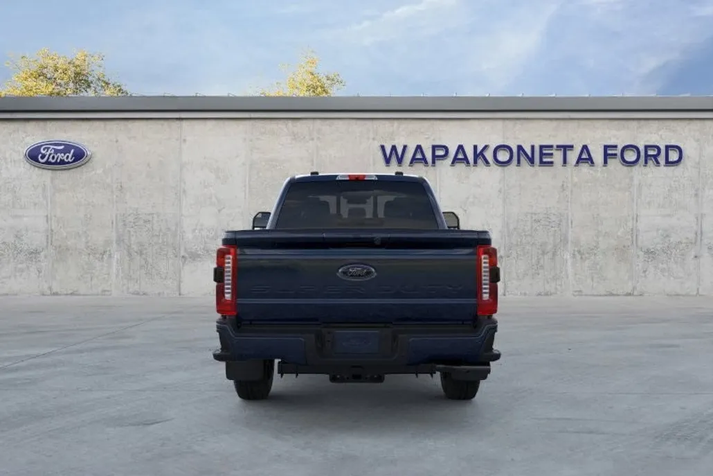 2025 Ford F-250 Lariat photo 1