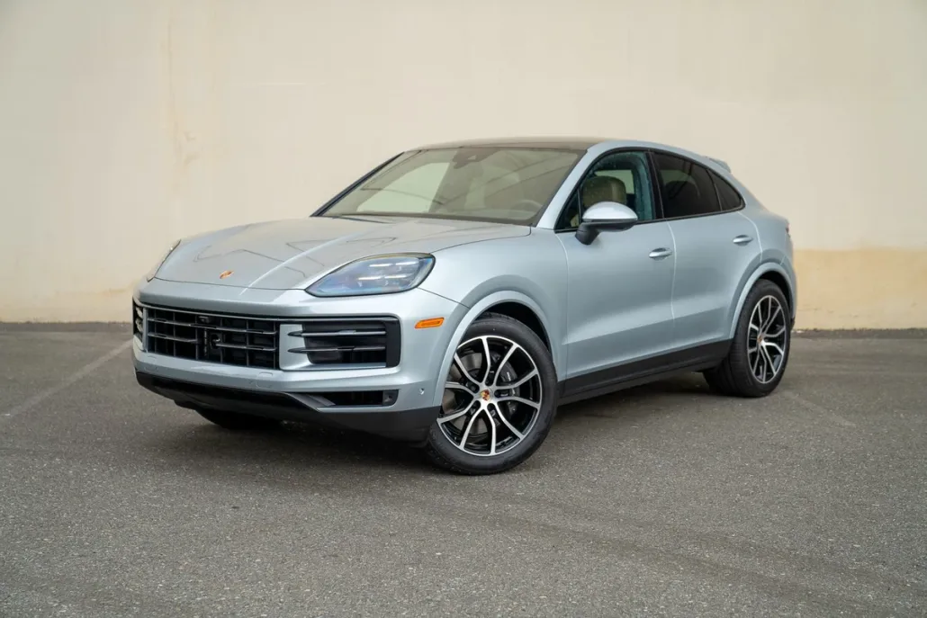 2025 Porsche Cayenne Coupe photo 1