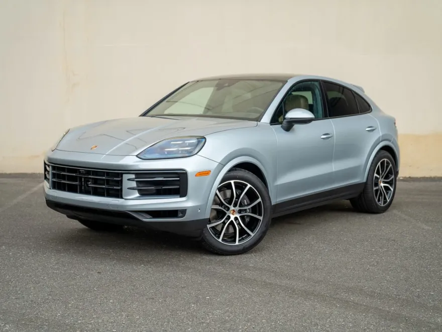 2025 Porsche Cayenne Coupe photo 1