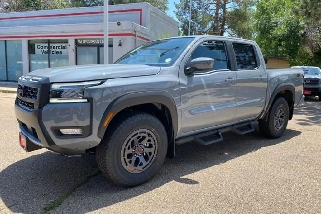 2025 Nissan Frontier PRO-4X photo 1