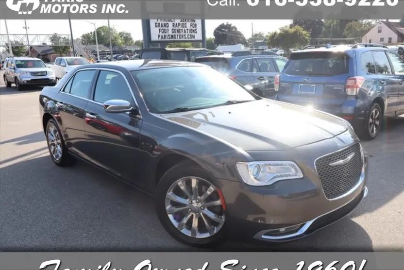2019 Chrysler 300 Limited photo 1