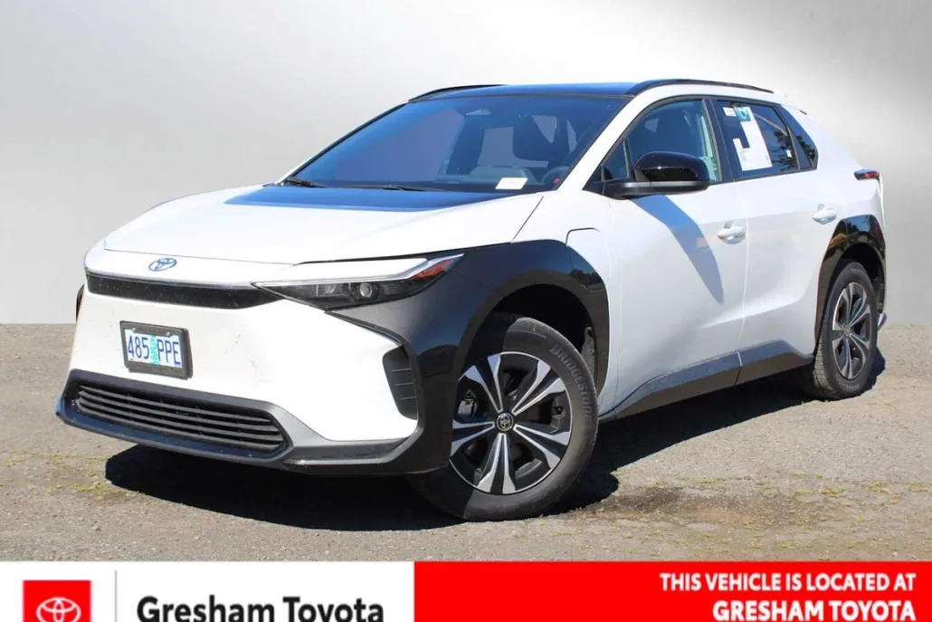 2023 Toyota bZ4X XLE photo 1