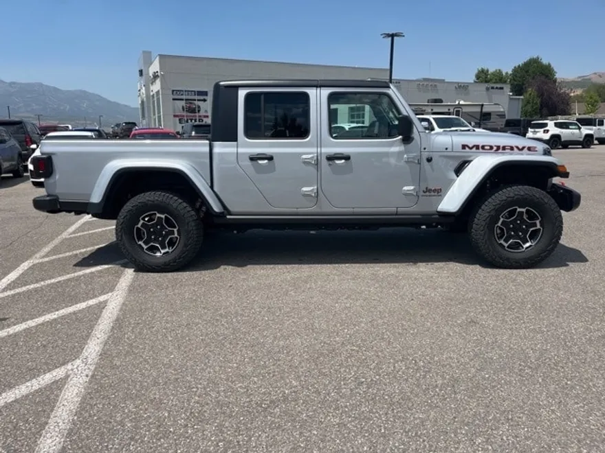 2023 Jeep Gladiator Mojave photo 1