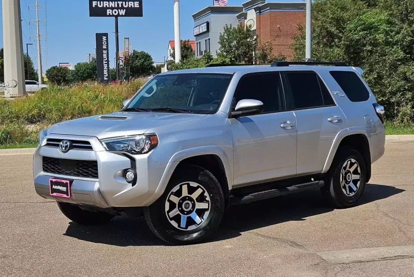 2020 Toyota 4Runner SR5 photo 1