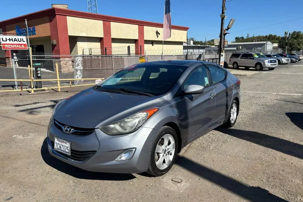 2013 Hyundai Elantra GLS photo 1