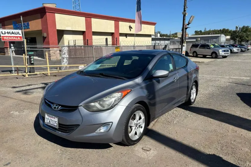 2013 Hyundai Elantra GLS photo 1