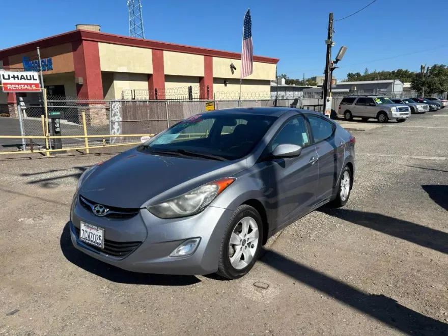 2013 Hyundai Elantra GLS photo 1