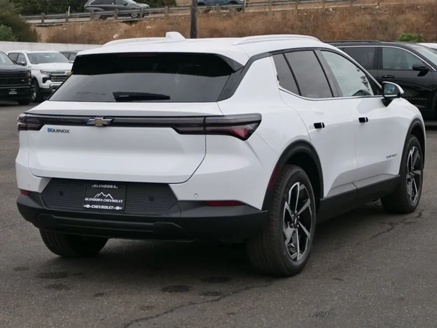 2026 Chevrolet Equinox EV 1LT photo 1