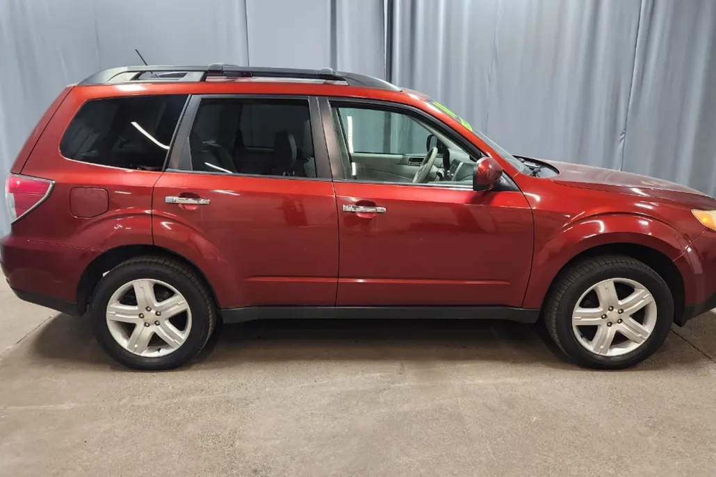 2010 Subaru Forester 2.5X Premium photo 1